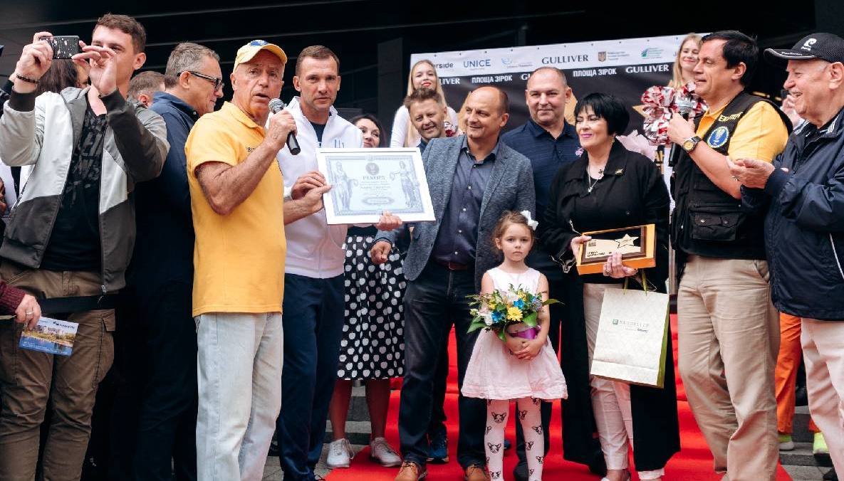 Engineers discussing a project at a construction site